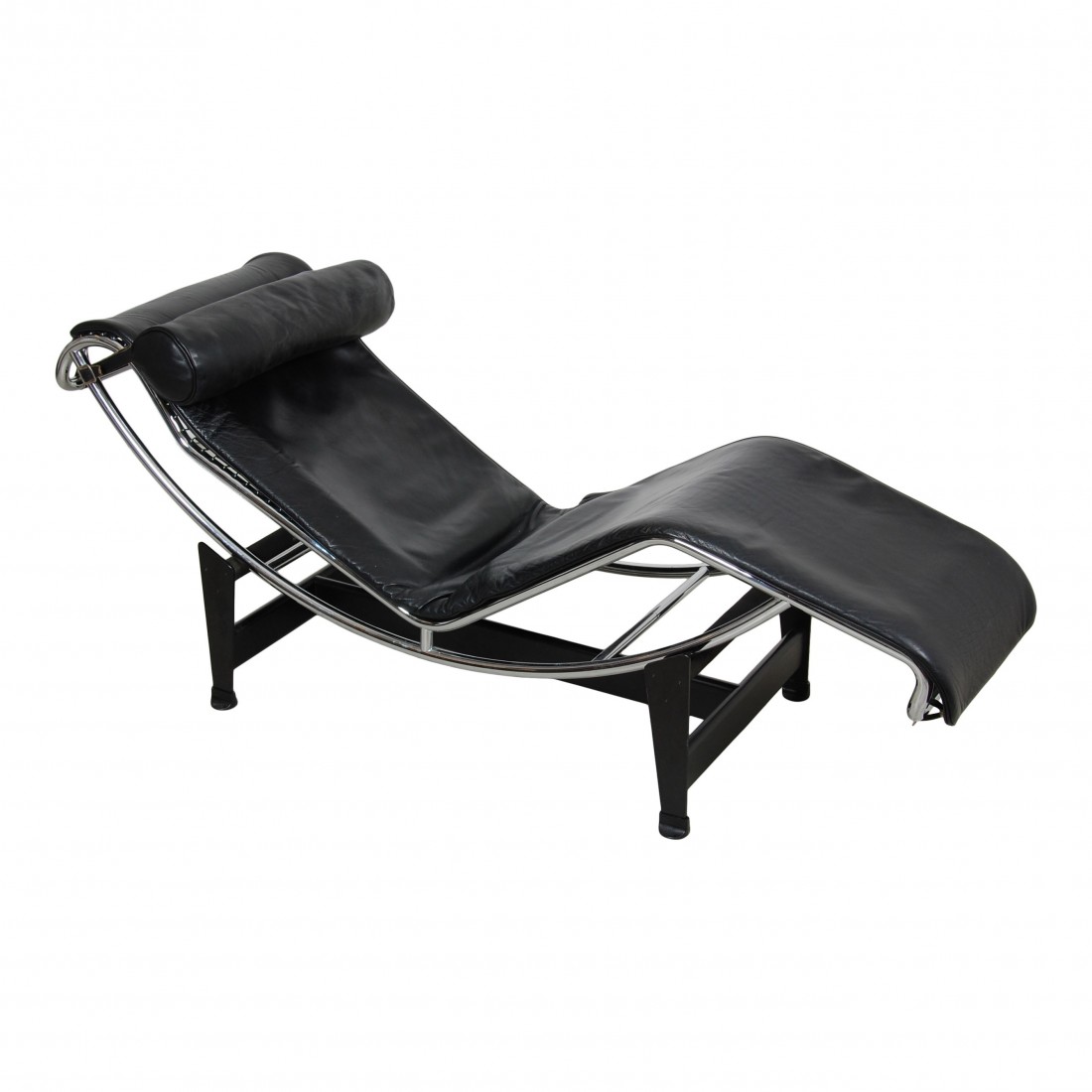 Le Corbusier LC4 lounge chair in black leather CPHClassic